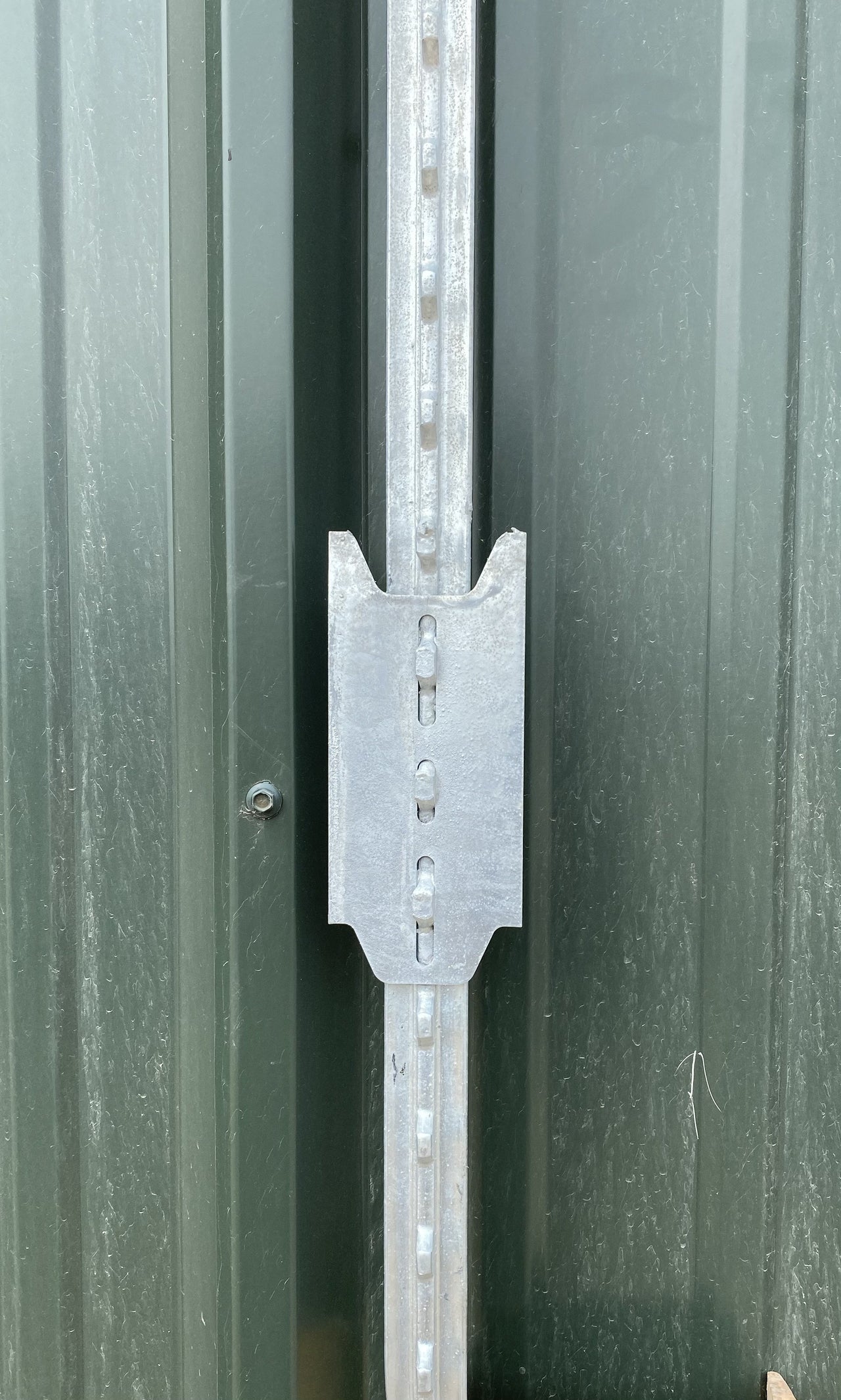 POST- GALV T-POST CALF LANE 40X260