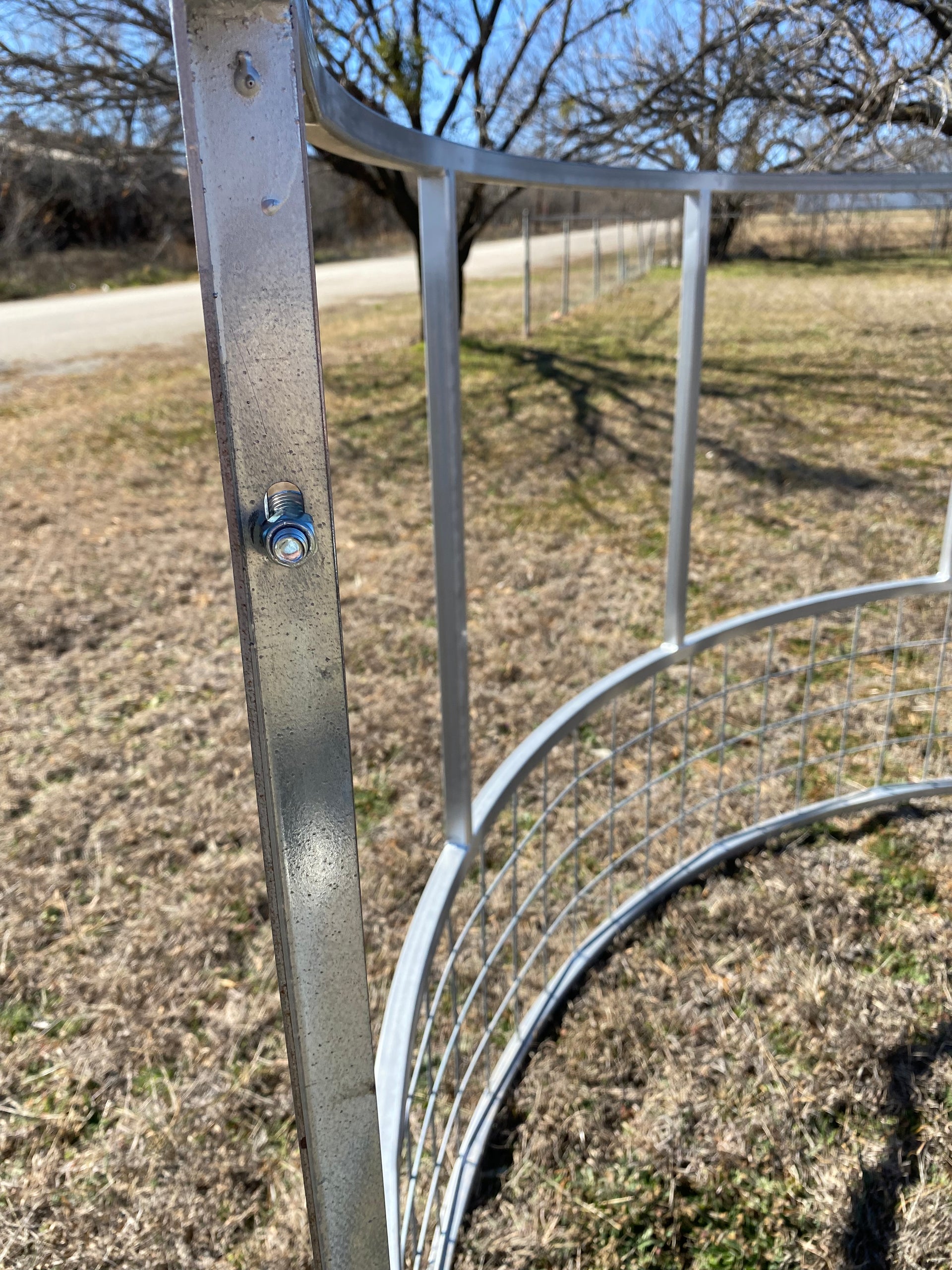 Bolt together connection detail on R3 economy round bale feeder